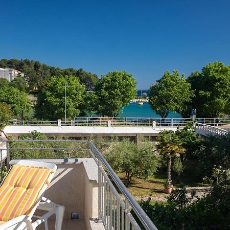 קרק Apartment Portapisana Just 50M From The Beach מראה חיצוני תמונה